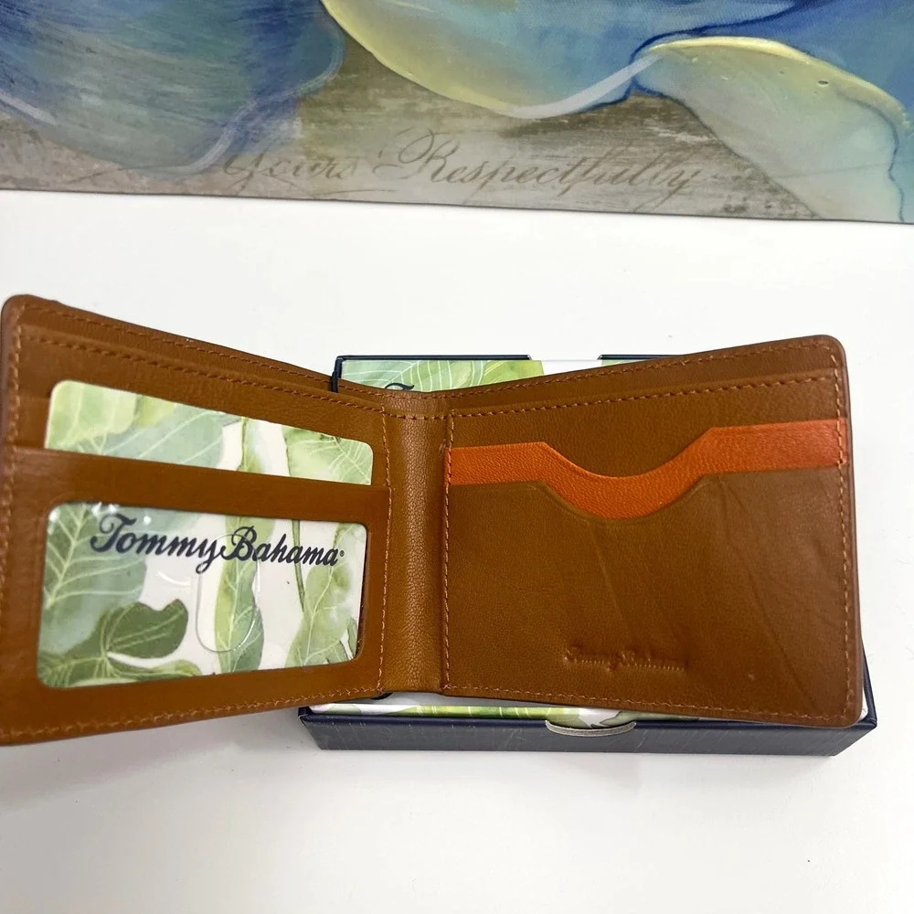 Tommy Bahama Mens Tan Leather Geometric Embossed BiFold Wallet‎ With Box